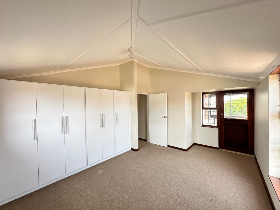 5 Bedroom Property for Sale in Bayview Western Cape